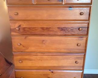 5-Drawer Dresser 38"L / 18"D / 52.25"H