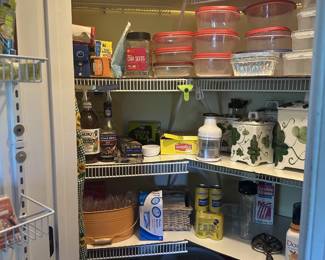 KITCHEN  PANTRY