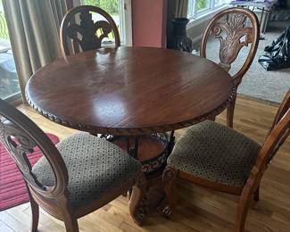 FURNITURE  KITCHEN TABLE ROUND WITH 4 CHAIRS II