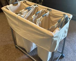 ROLLING LAUNDRY HAMPER
