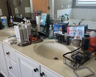 BATHROOM ACCESSORIES