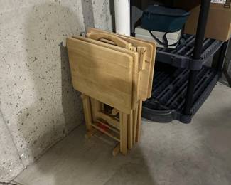 TRAY TABLES