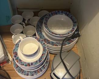 KITCHEN  DISH SET