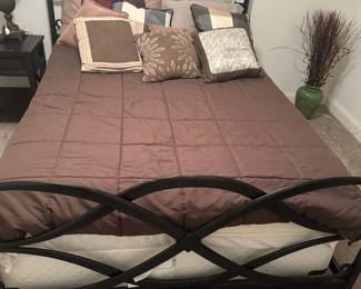 FURNITURE  FULL SIZE BED