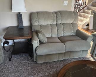 FURNITURE  LOVESEAT