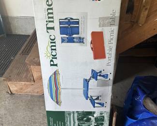 PICNIC TIME TRAVEL TABLE  UMBRELLA
