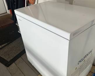 CHEST FREEZER