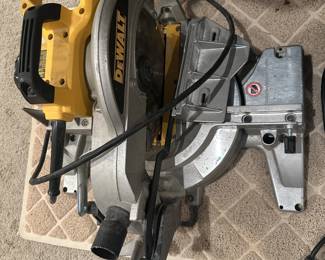 DEWALT SAW