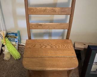 CONVERTIBLE CHAIR  STEP STOOL