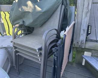 4 CHAIRS WITH PATIO TABLE