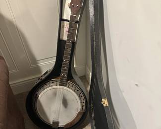 BANJO  GUITAR