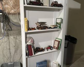 CAR MODELS AND DECOR