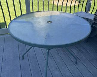PATIO TABLE ROUND GLASS TOP