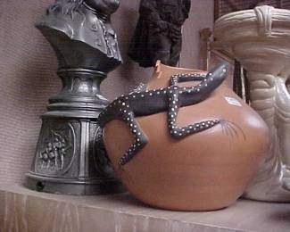 Southwestern pottery art.