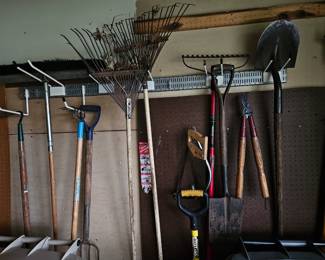 yard tools 