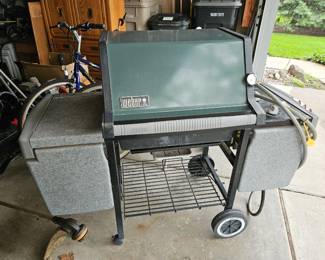 Weber Silver natural gas grill 