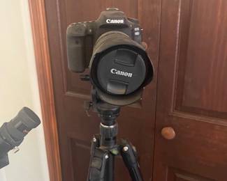 canon camera with stand
