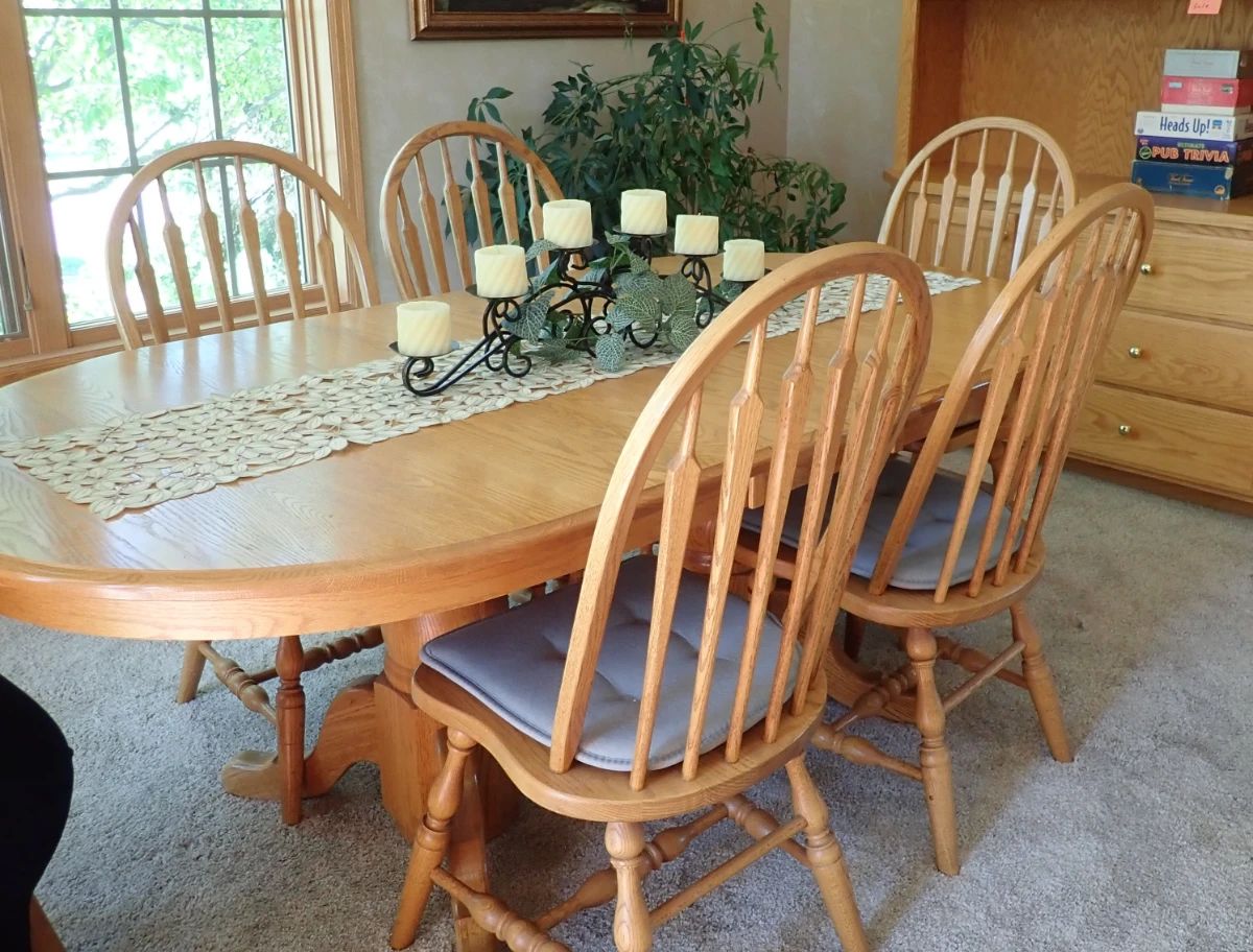 OAK TABLE & CHAIRS 