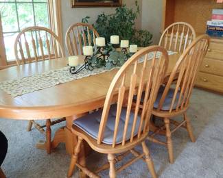 OAK TABLE & CHAIRS 