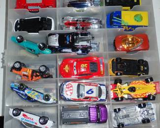 HOT WHEELS