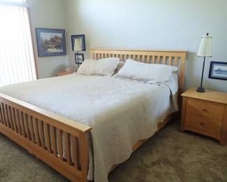 KING HEADBOARD & FOOTBOARD MATTRESS 