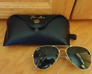 RAY BANS SUNGLASSES & CASE