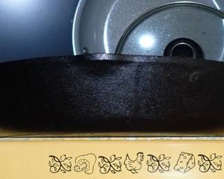 CAST IRON SKILLET 