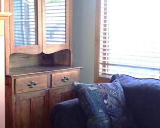 VINTAGE HUTCH