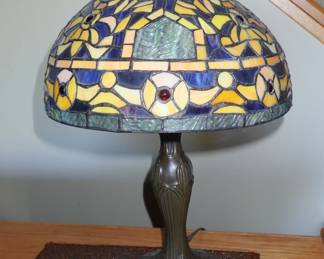 STAINED GLASS LAMP