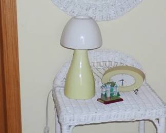 WHITE WICKER 3 SHELF STAND - MIRROR