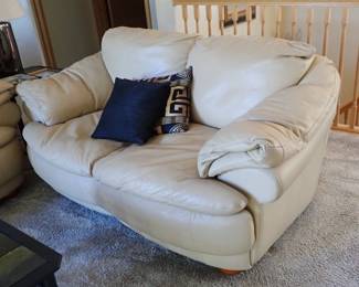LEATHER LOVESEAT