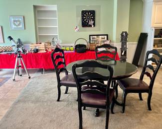 GAME TABLE AND CHAIRS