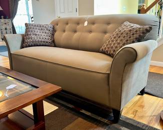 COMTEMPORARY SOFA