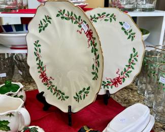 HOLIDAY SERVING PIECES