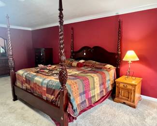 KING SIZE BED AND BEDDING