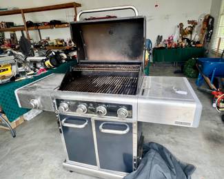 GAS GRILL