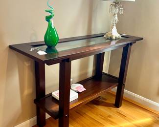 CONSOLE TABLE