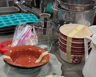 NEED A STEWPOT ????  OH HONEY!  WE'VE GOT em  AND stew bowls to boot