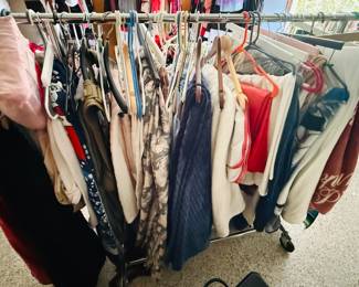 Blankets, table clothes , runners & throws