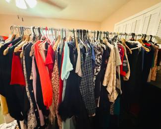 Womens Clothes-Size Medium to Xlarge