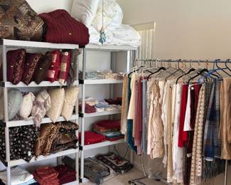 Linen: bedding, table cloths and napkins, pillows