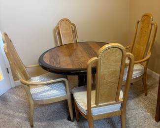 Two Tone Oak Table w Leaf $200.00.   41”-65”L 42”W 29”T