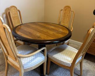 Two Tone Oak Table w Leaf $200.00.   41”-65”L 42”W 29”T