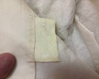 Vintage Romance Brides Wedding Dress w train size 10-12 $ 100.00