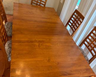 Kincaid Dinning Table 6 Chairs 1 leaf wood $600.00 set.  Table: 64”-84”W 44”D 30”T. Chairs: 20”W 19”D 39.5” T