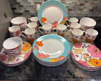 40 pc Lenox “Flora Fusion” $400.00 set.   8 DN 8 LN 8 Bowl 10 cups 6 cereal