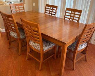 Kincaid Dinning Table 6 Chairs 1 leaf wood $600.00 set.  Table: 64”-84”W 44”D 30”T. Chairs: 20”W 19”D 39.5” T