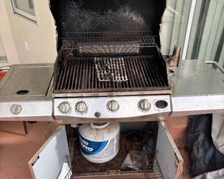 Front Avenue Grill w side burner and cover $150.00