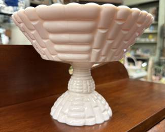 Vintage 1950s Jeannette Glass footed pedestal fruit bowl in shell pink Louisa Pattern