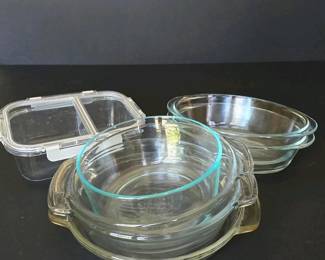 143 pyrexglassbakewarecasseroleandpiep